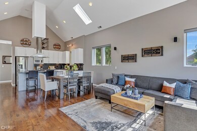 901 N Honore St unit 3, Chicago, IL 60622 - photo 3