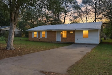 1122 Lemoyne Blvd, Prentiss, MS 39474 - photo 2