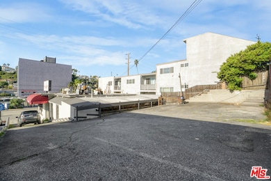 8404 Pershing Dr, Los Angeles, CA 90293 - photo 6