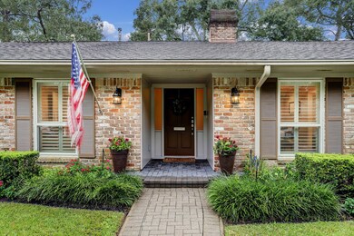 10015 Doliver Dr, Houston, TX 77042 - photo 2