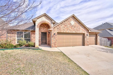 1805 Hobo St, Yukon, OK 73099 - photo 3