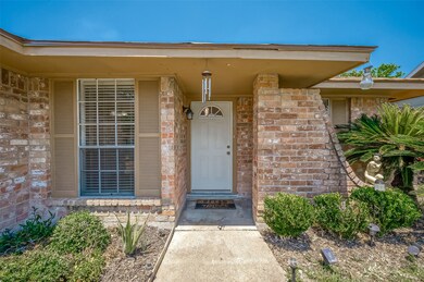 1922 Beaver Bend Rd, Houston, TX 77088 - photo 2