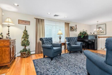 687 Chestnut St, Lynnfield, MA 01940 - photo 3