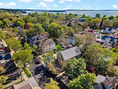 183 Wood St unit 3, Bristol, RI 02809 - photo 2