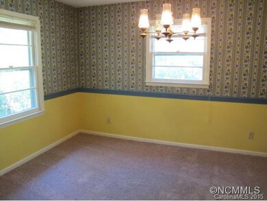 39 Fieldcrest Cir, Asheville, NC 28806 - photo 5