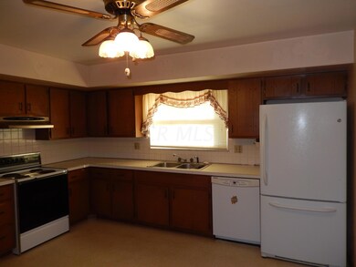 1353 Pegwood Dr, Columbus, OH 43229 - photo 7