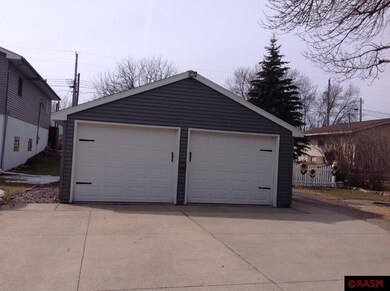 315 N Franklin St, New Ulm, MN 56073 - photo 3