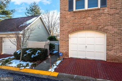 10839 Luxberry Dr, Rockville, MD 20852 - photo 2