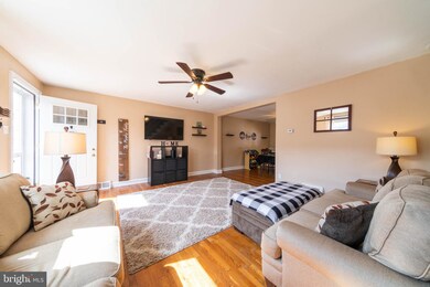 4317 Chippendale St, Philadelphia, PA 19136 - photo 5