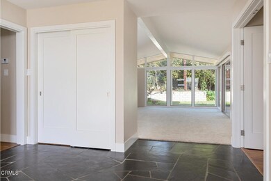 4760 Rockford Ct-007-019-Entryway-MLS_Si