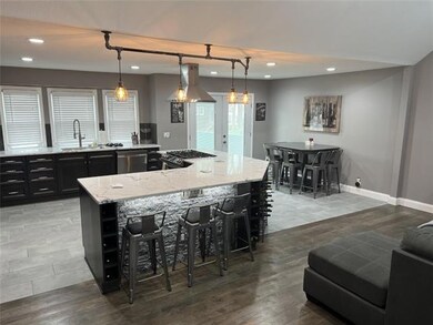 12418 W 100th St, Lenexa, KS 66215 - photo 2