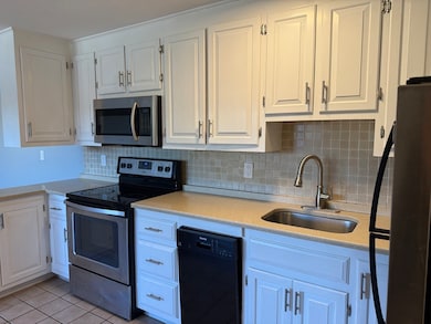 224 School St unit 10, Walpole, MA 02081 - photo 2