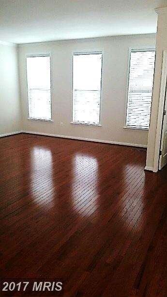 25114 Sweet Myrtle Square, Aldie, VA 20105 - photo 4