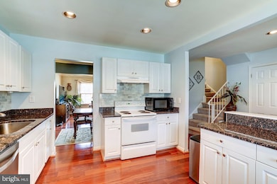 9229 Sand Creek Ct, Burke, VA 22015 - photo 6