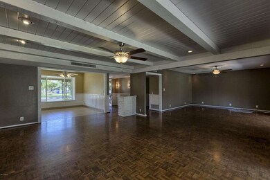 007_Family Room II