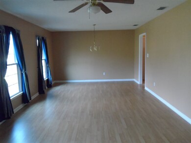 108 Coachman Ct, Jacksonville, NC 28546 - photo 4