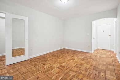 General Scott Apartments unit 616, Washington, DC 20036 - photo 4