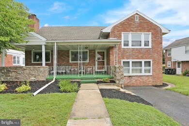 821 Brighton Ave, Reading, PA 19606 - photo 2