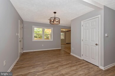 4301 Calvert Cir, Frederick, MD 21703 - photo 5