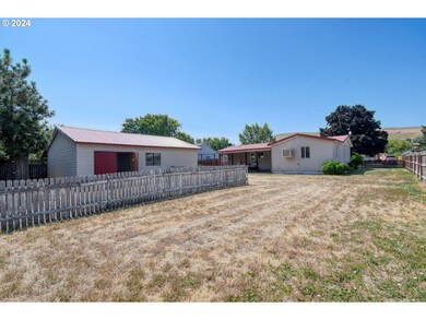 375 W Union Ave, Heppner, OR 97836 - photo 3