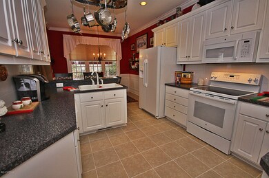 502 Williamston Dr, Winterville, NC 28590 - photo 4