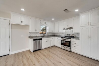 852 Dora St, Bedford, TX 76022 - photo 4