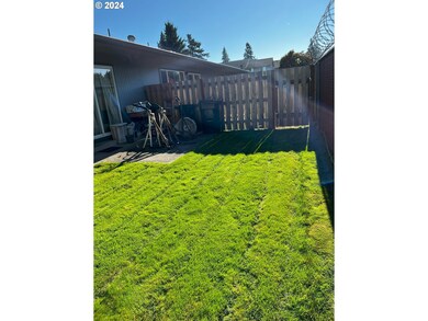 275 S Knott St, Canby, OR 97013 - photo 7