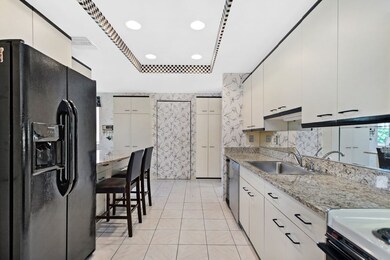 79 Florence St unit 210S, Chestnut Hill, MA 02467 - photo 5