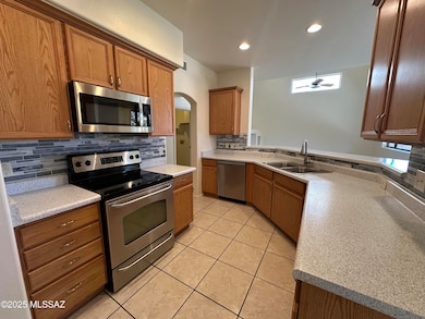 17015 Kitchen, Stove