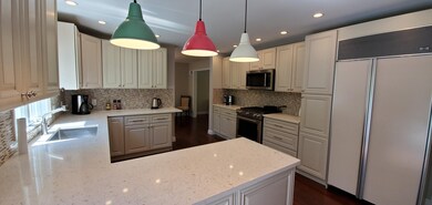 110 Apache Dr, Milford, PA 18337 - photo 5