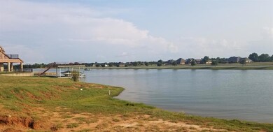 3810 Upper Lake Cir, Granbury, TX 76049 - photo 2