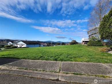3023 Pawnee Dr, Bremerton, WA 98310 - photo 2