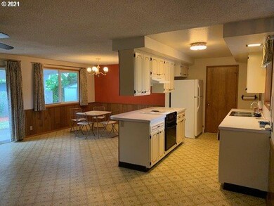 595 N Cedar St, Canby, OR 97013 - photo 4