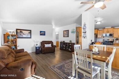 04-200 Bridle Way #233-036