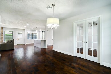 1022 Cheshire Ln, Houston, TX 77018 - photo 6