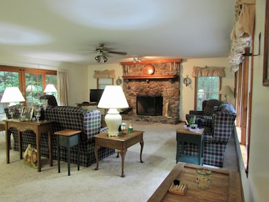 140 Shannon Dr, Drums, PA 18222 - photo 4