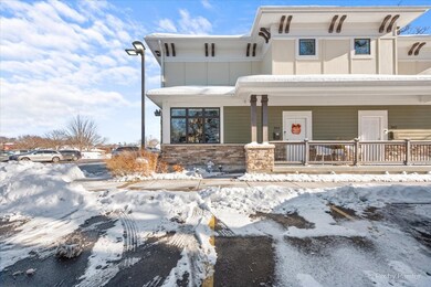 364 S Main St unit 364, Bartlett, IL 60103 - photo 2