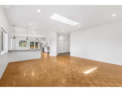 2689 Cupola Dr, Eugene, OR 97403 - photo 5