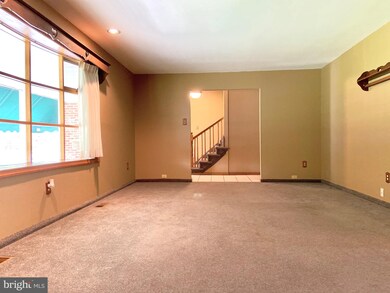 828 Green Ln, Secane, PA 19018 - photo 7