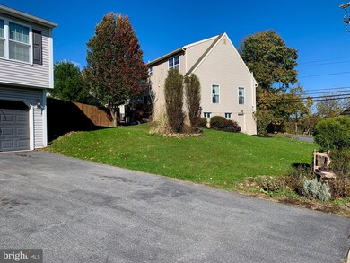 305 Cherry St, Pine Grove, PA 17963 - photo 7
