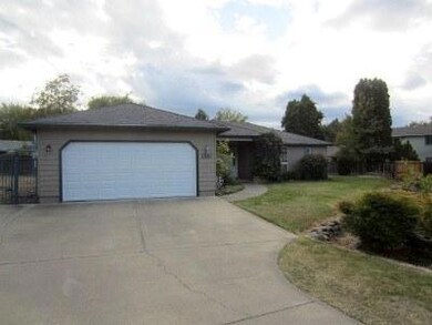1351 Foxwood Dr, Medford, OR 97504 - photo 2