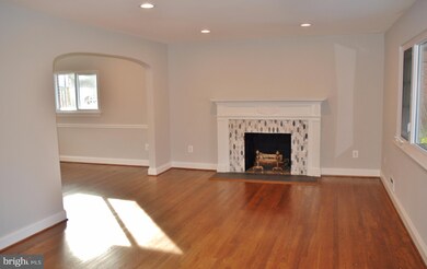 809 Larch Ave, Takoma Park, MD 20912 - photo 2