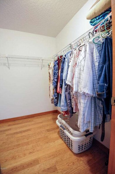 TT-Master Closet