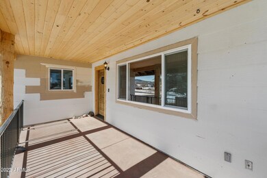 Front Porch - 1300 Oneal