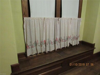 Window bench seating with storage and original har