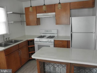 8717 Eddington Rd, Parkville, MD 21234 - photo 4