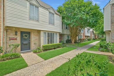 Sidewalks and clean landscaping to welcome you home!