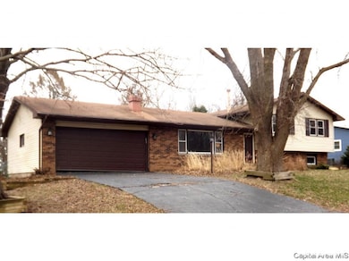 443 Westport Rd, Galesburg, IL 61401 - photo 2