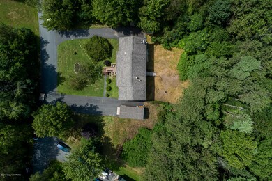 224 Bear Medicine Cir, Effort, PA 18330 - photo 5