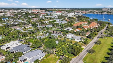 709 Broad Ave S, Naples, FL 34102 - photo 5